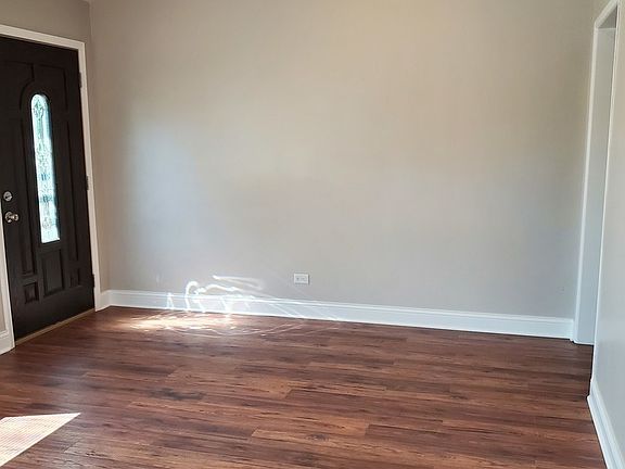 3rd image of 1369 Stanley Blvd