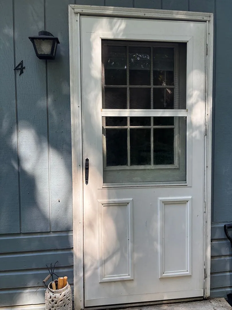 963 West Beverley Street — Photo 2