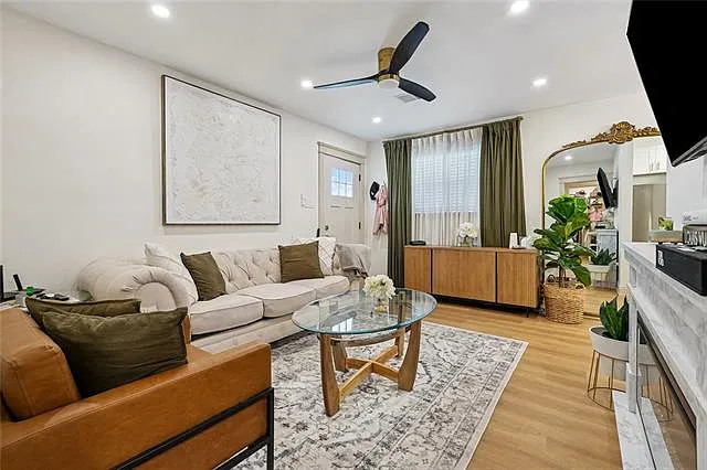 2 bed, 1.0 bath, 700 sqft, $1,750 — Photo 4