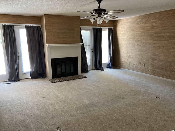 2nd image of 321 Lakeview Dr #321