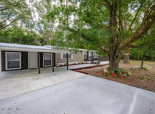 124 Warner Ave, Interlachen, FL 32148