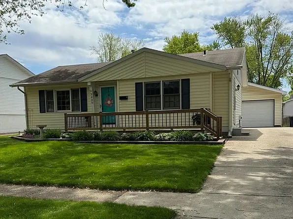 2420 Stokebridge Rd, Springfield, IL 62702