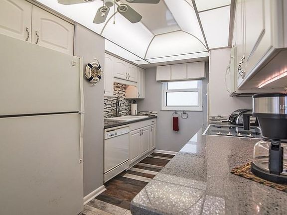 2nd image of 2800 Cove Cay Dr Unit 4G