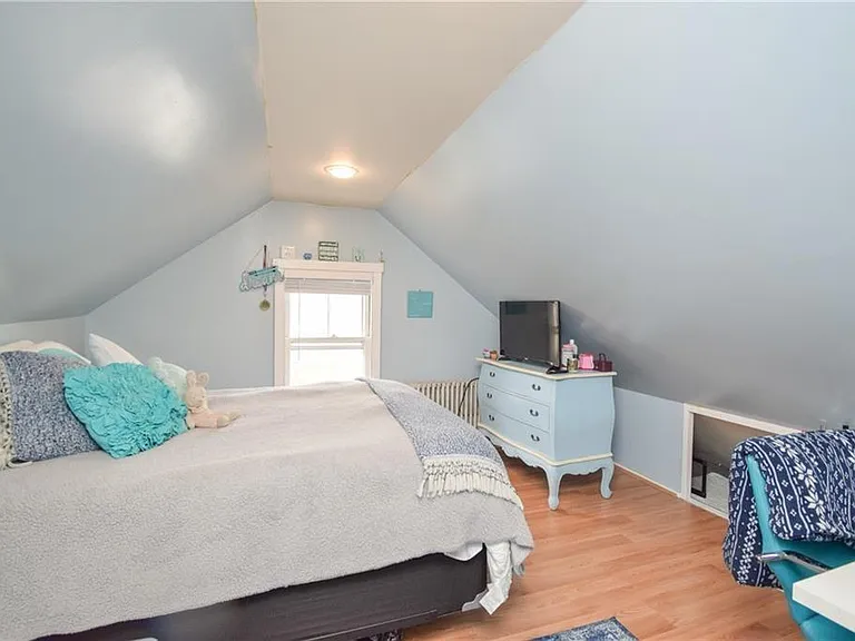 16 Vaughan Ave #2 — Photo 42