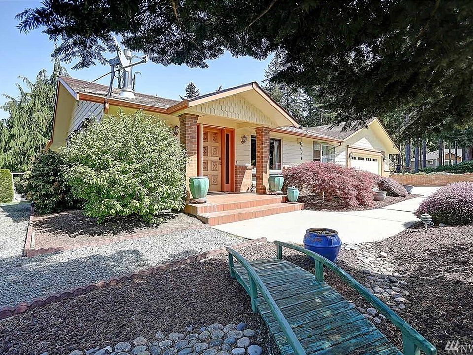 1st image of 381 Lorna Ln