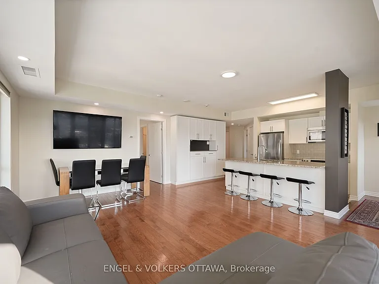 234 Rideau St #1112 — Photo 11