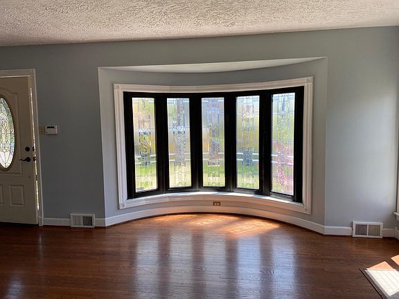 4th image of 1142 Manchester Ave