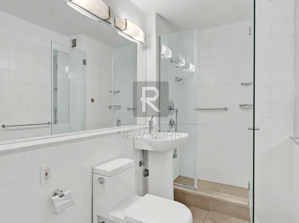 400 Central Park West image 7 of 14