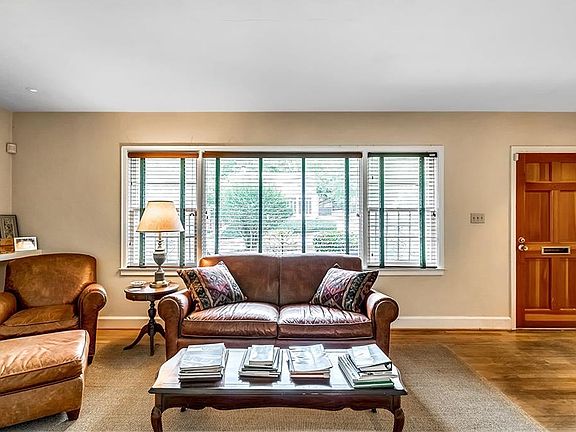 4th image of 1020 N Virginia Ave NE