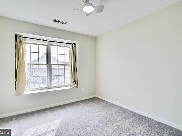 7372 Ardglass Dr — Photo 35