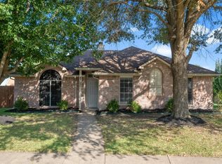 8205 Quail Ct, Rowlett, TX 75089