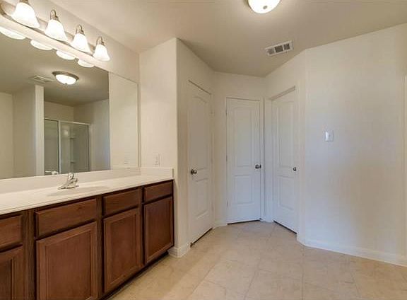 5th image of 2209 Sable Wood Dr