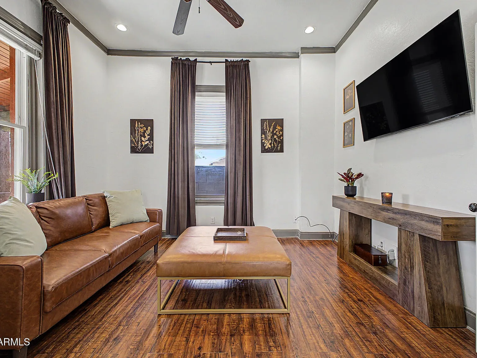 2 bed, 1200 sqft, $2,400 — Photo 2