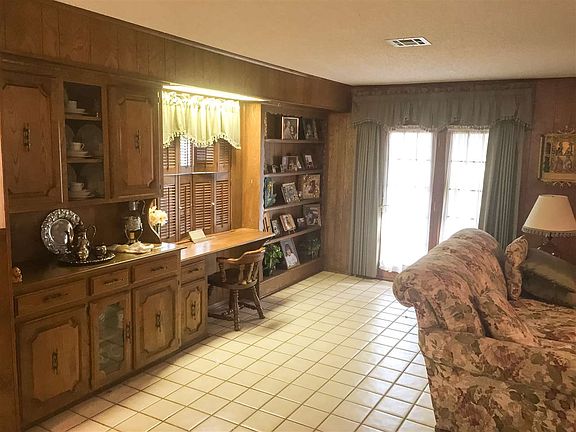 4th image of 402 Parkview Ct