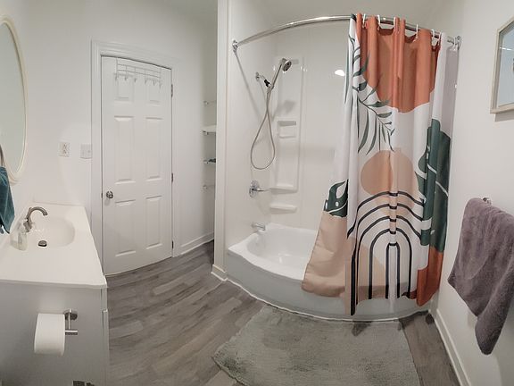 4th image of 205 Whitfield Dr