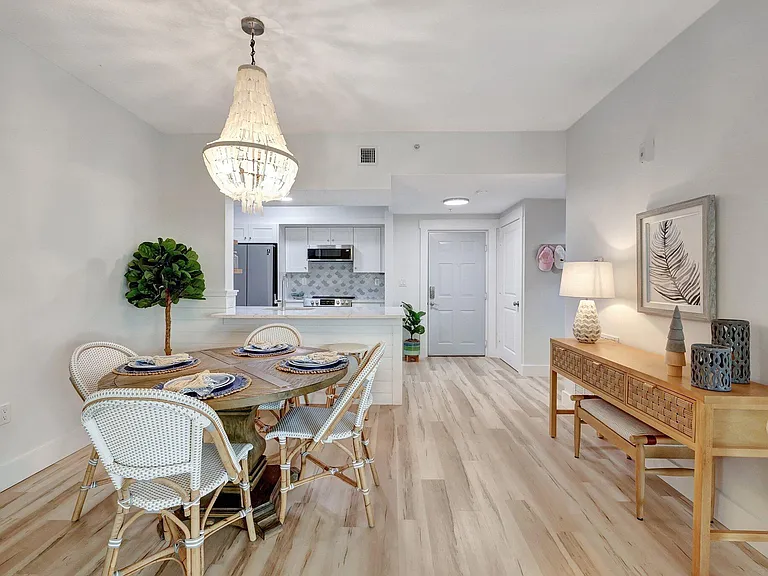 875 Flagler Ave #404 — Photo 7