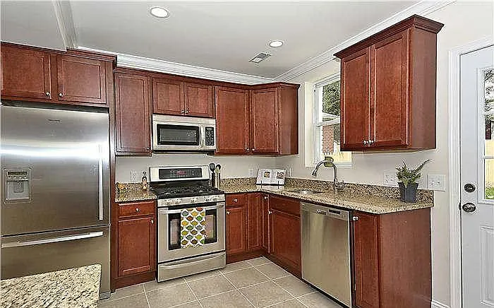 2617 Newton St NE — Photo 9