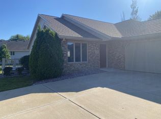 735 8th St, Prairie Du Sac, WI 53578