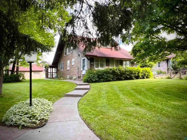 8734 Arbor St, Duluth, MN 55808