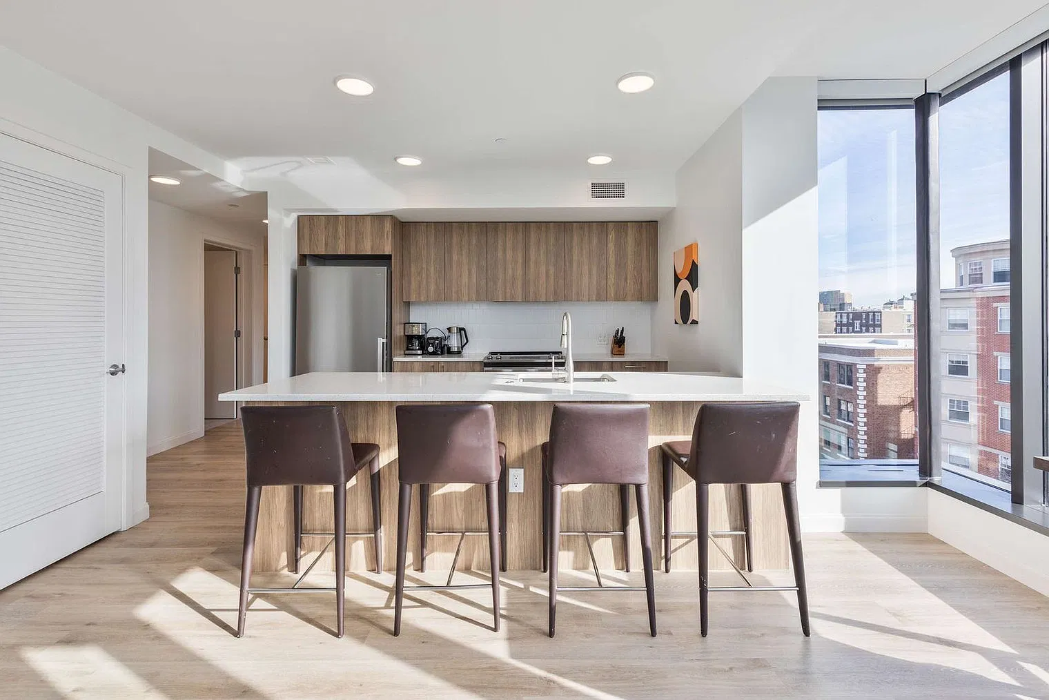2 bed, 2.0 bath, 968 sqft, $6,967 — Photo 2