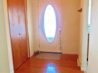 1109 15th St, Silvis, IL 61282