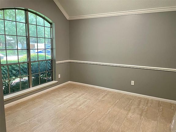 3rd image of 3121 Ravens Lake Cir