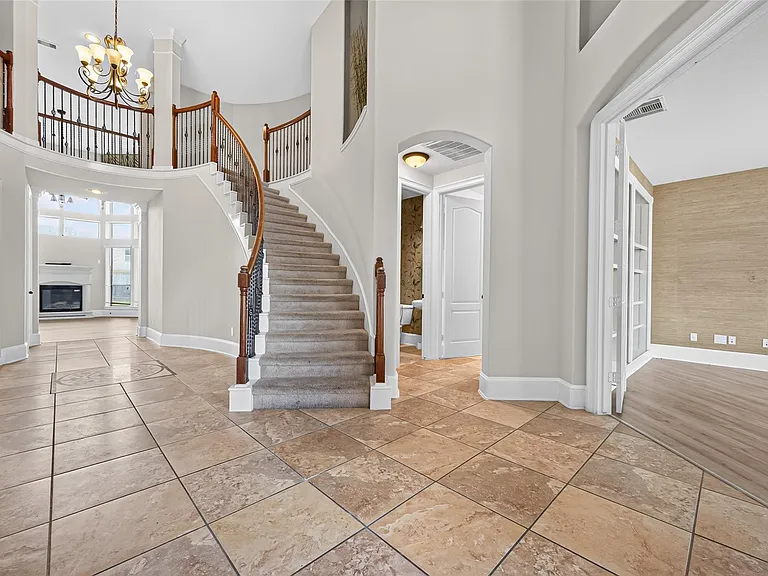 9735 Lansing Meadows Dr — Photo 3