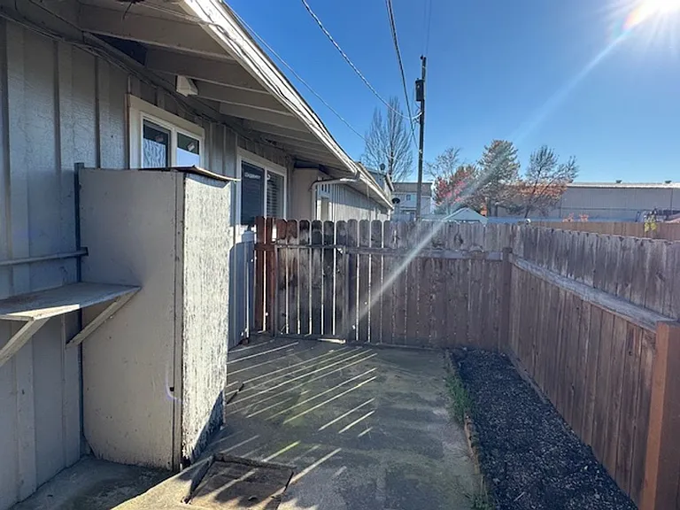 624 Berrydale Ave — Photo 11