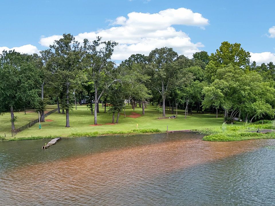 1st image of 2401 Lake Park Ln