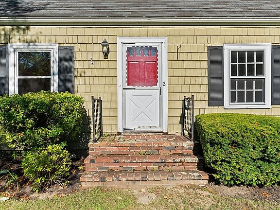 3rd image of 2 Woodland Ave S