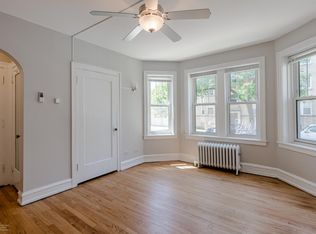 7425 N Campbell Ave #1, Chicago, IL 60645