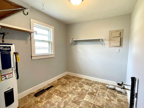4th image of 2811 S Virginia St