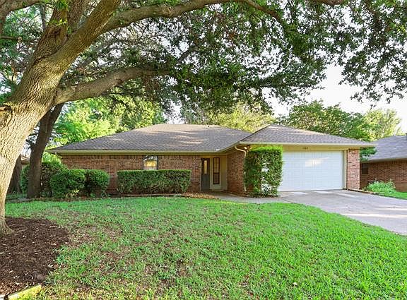2nd image of 1420 Brazos Blvd