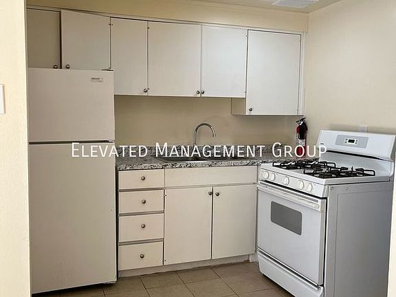 4th image of 302 Virginia St NE APT E
