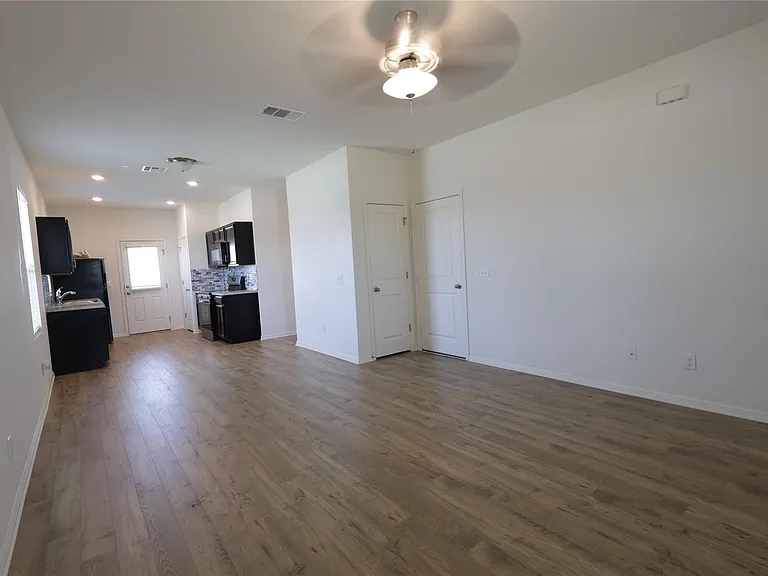 250 Seneca Loop — Photo 3
