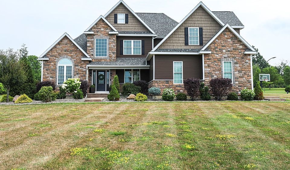 1st image of 15 Fox Ridge Rd