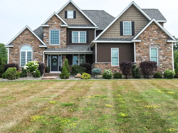 15 Fox Ridge Rd, Horseheads, NY 14845