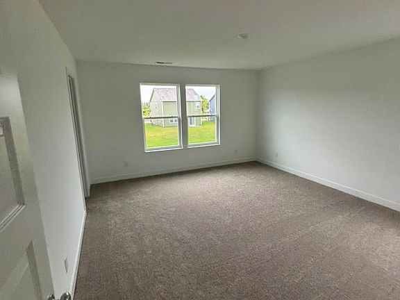 5th image of 835 Norfolk Row