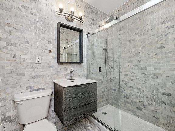 5th image of 52 Ludlow St