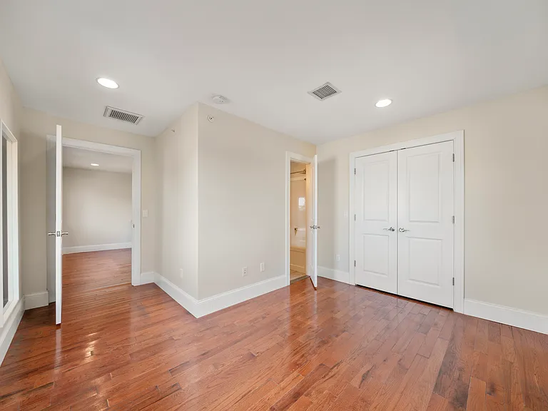 575 Hoboken Rd #9 — Photo 11