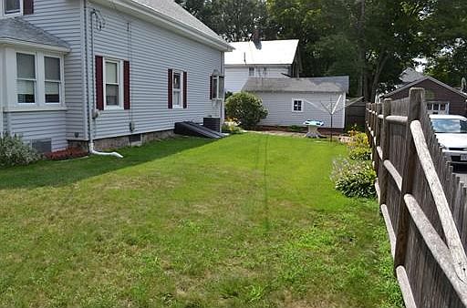 5th image of 19 Phillips Ave
