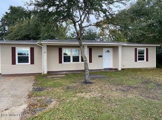 2003 Tucker Ave, Pascagoula, MS 39567