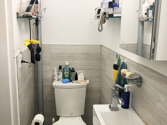 4th image of 319 W 29th St APT 3D