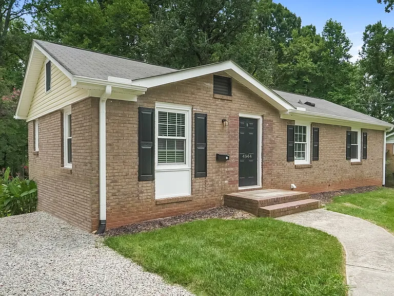4944 Springview Rd — Photo 4
