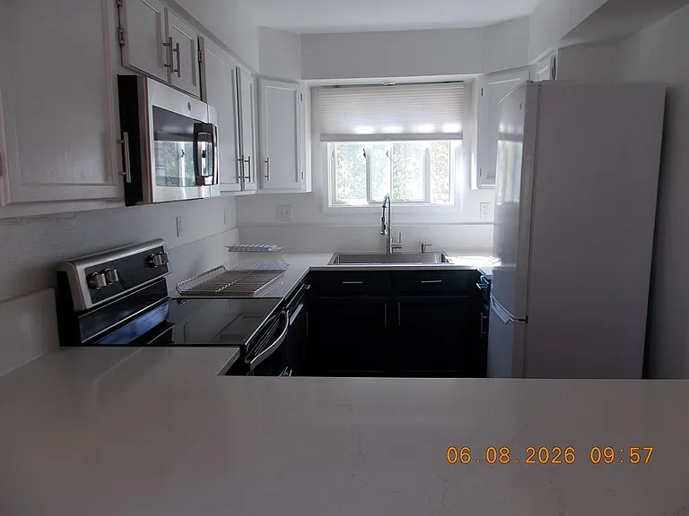 306 Hillcrest Dr #303 — Photo 10
