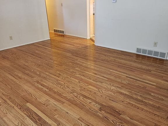 4th image of 647 Ivydale Dr