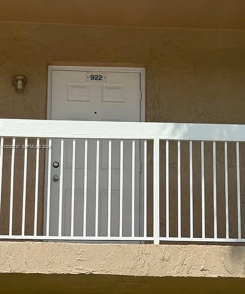 922 Twin Lakes Dr #922 — Photo 4