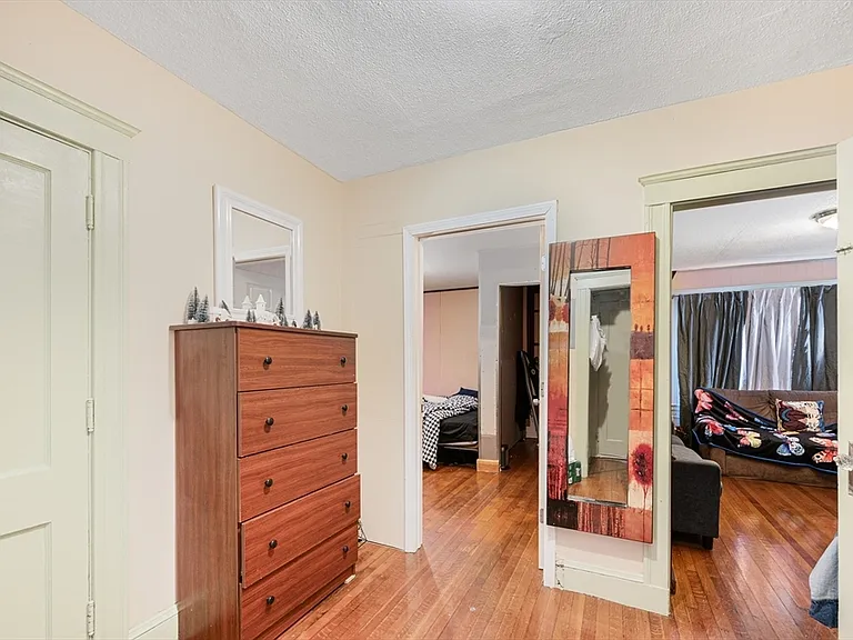 51 Lithgow St #3 — Photo 7