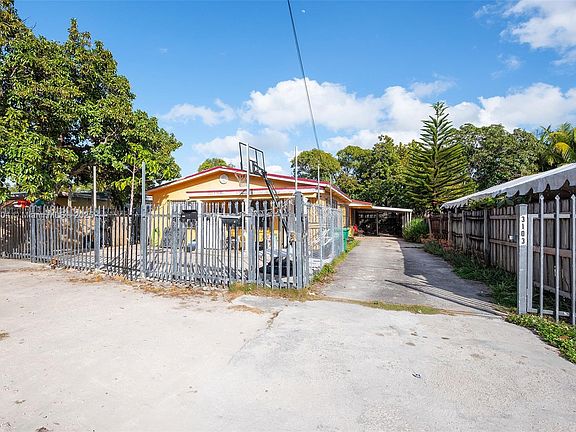 4th image of 3101-03 NW 9th Ave