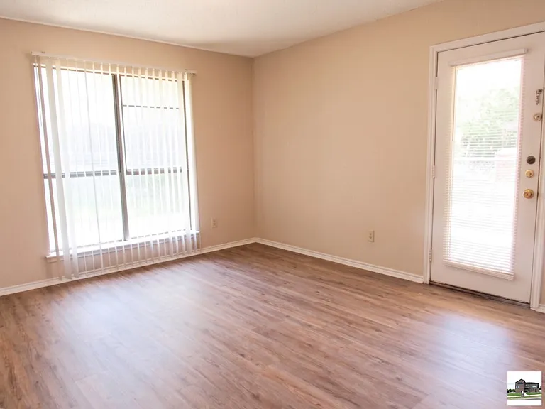 1706 Wickfield Way — Photo 5